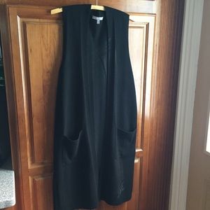 Neiman Marcus black cashmere sleeveless cardigan